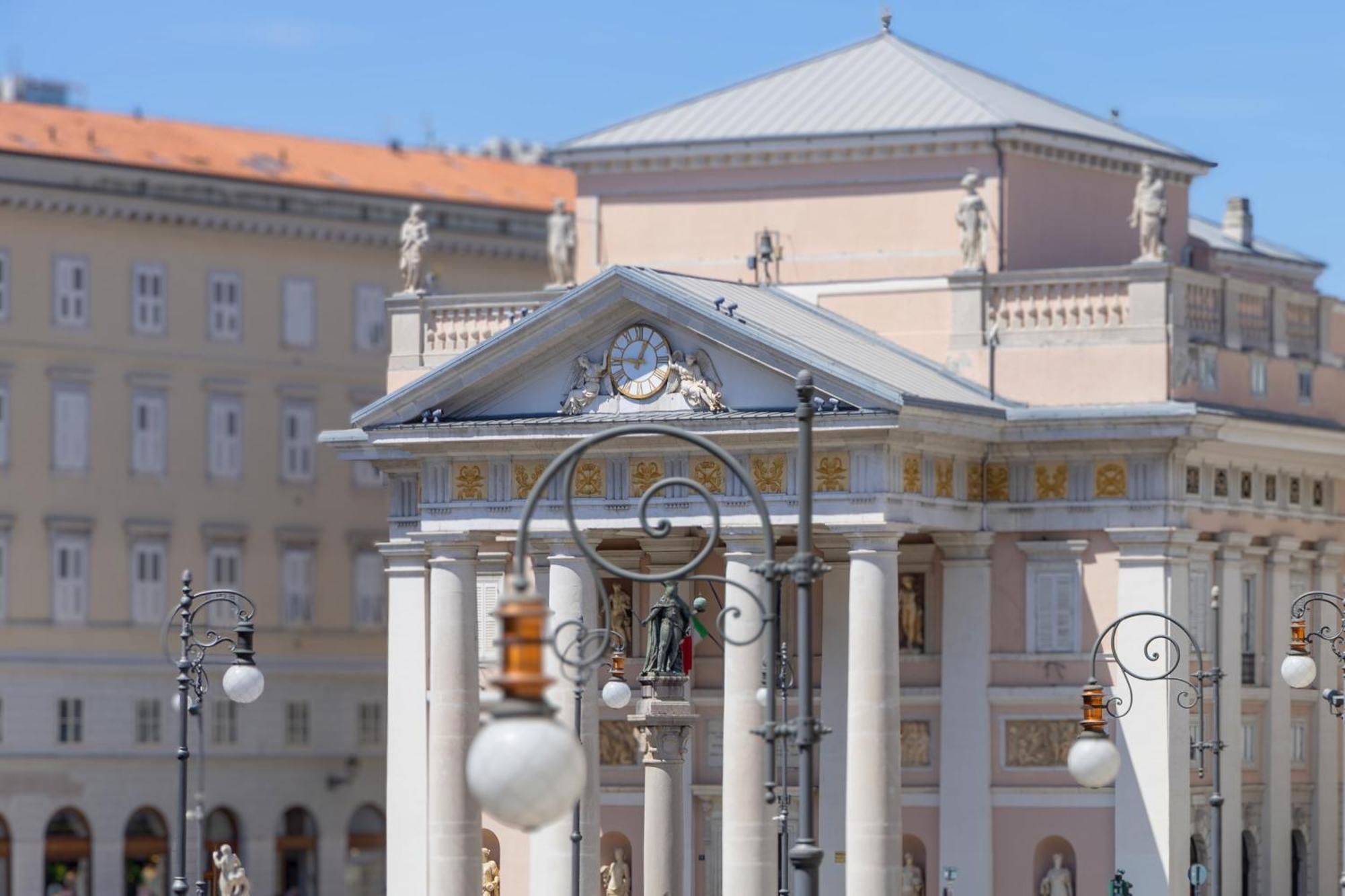 Teatro Romano Exclusive Suites Trieste Extérieur photo