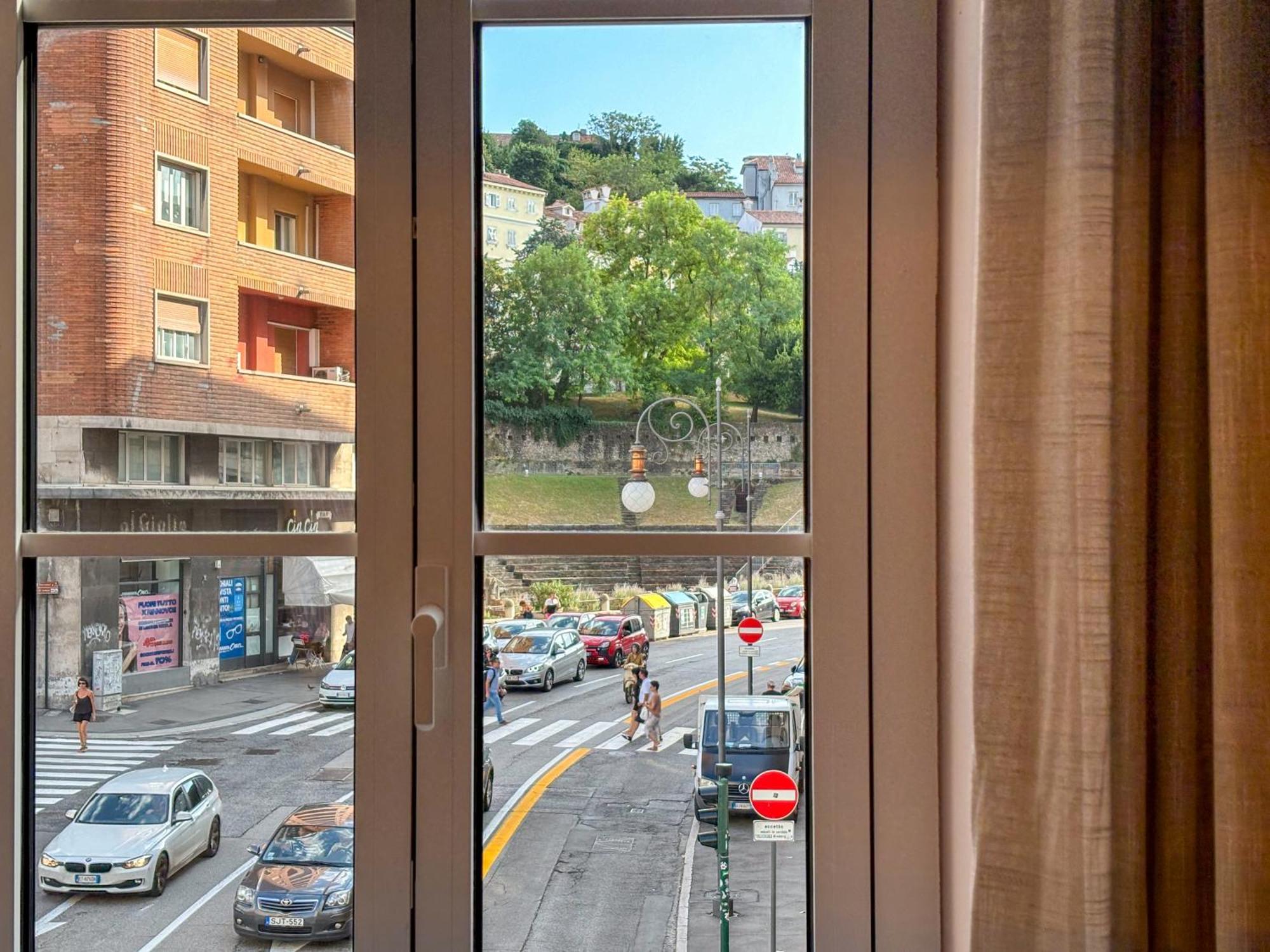 Teatro Romano Exclusive Suites Trieste Extérieur photo